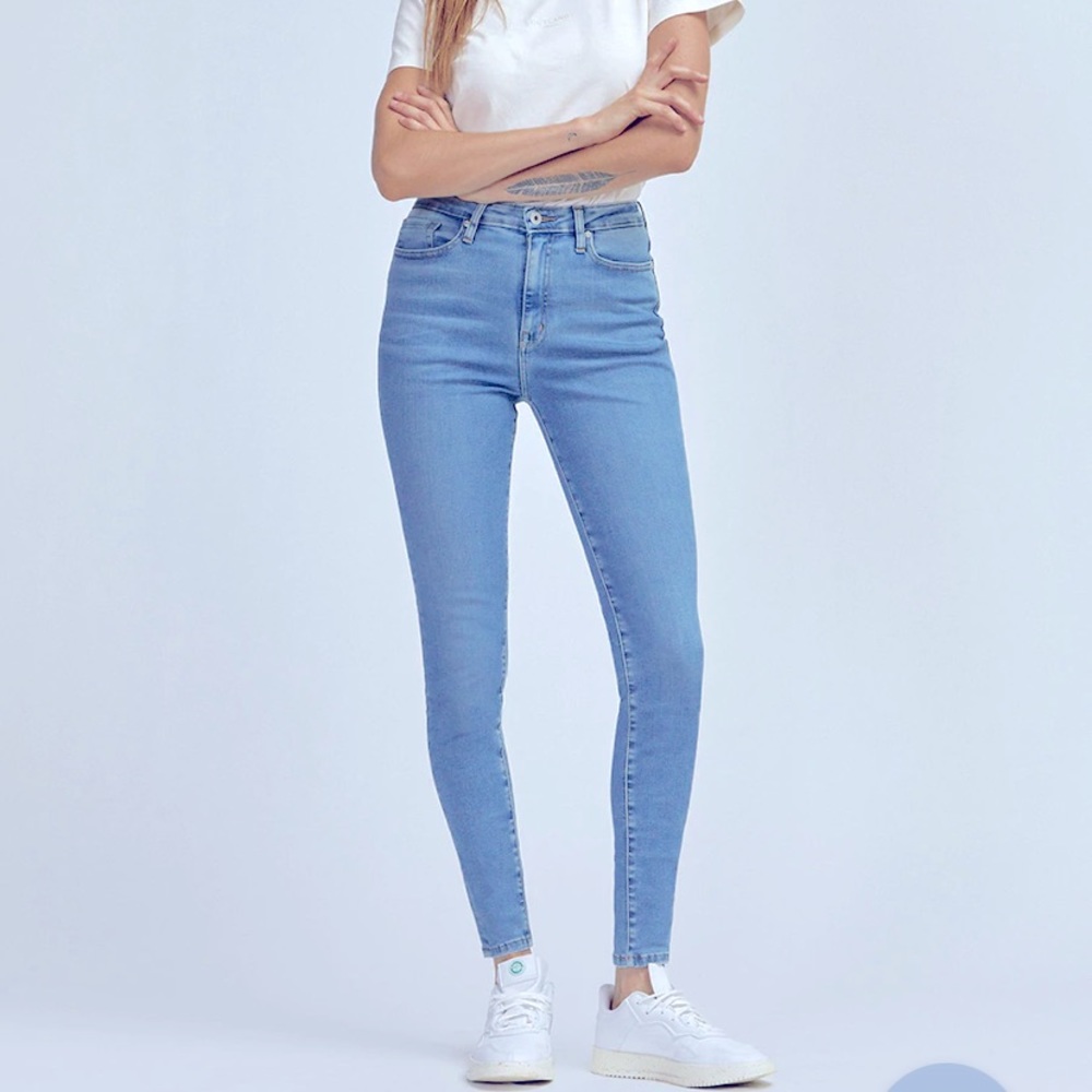 NWT Outland Denim Harriet Jeans